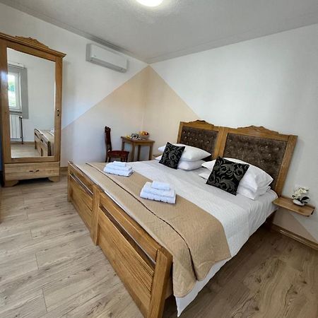 Mountain View Rooms Zadvarje Ngoại thất bức ảnh